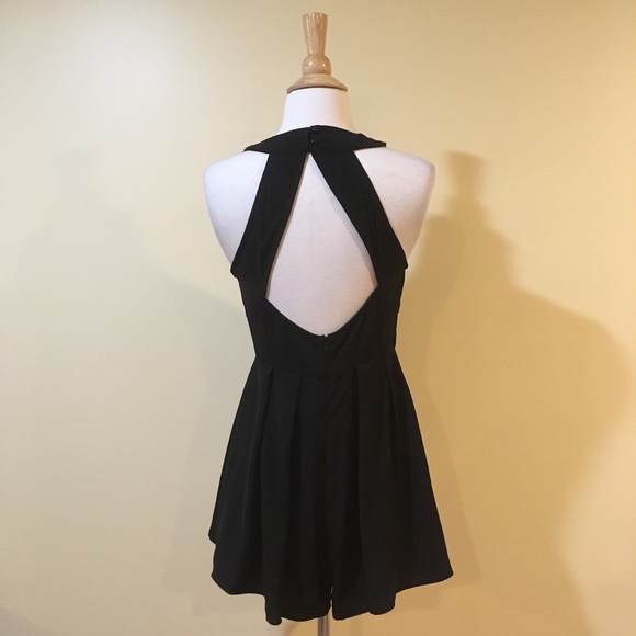 Backless Criss Cross Front Fit and Flare Romper - Picture 5 of 8